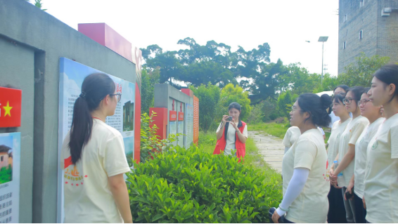 1a995ad2731540e2be063f81c9ab1128